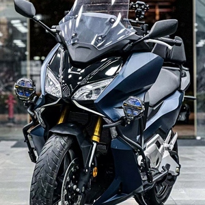 Scooter de tourisme haut de gamme : Ho <span class=keywords><strong>Forza</strong></span> 750 avec pare-brise électrique réglable, régulateur de vitesse et rangement sous le siège de 22 L - Product Image 4