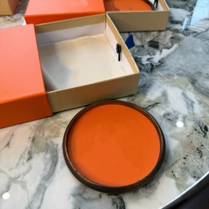 Cenicero sin Humo de Nogal Importado, Estilo Americano de una Pieza, con Logotipo Personalizado, para Uso Doméstico, en Caja de Regalo, de Guangdong, China - Product Image 4