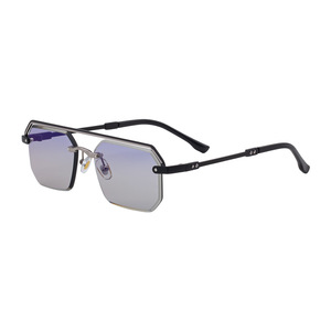 Nuevas gafas de sol cuadradas sin marco para hombre, lentes de plástico UV400 de metal negro, gafas de sol de clase 2 con caja WF-5G372 - Product Image 5