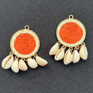Pendentifs ronds en raphia tressé, breloques coquillages pour la fabrication de bijoux DIY - Product Image 5