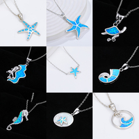 Pendentif fin en argent 925-Design détaillé de créature marine Pieuvre irisée et étoile de mer avec opale scintillante