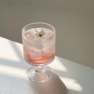 Bicchiere da <span class=keywords><strong>calice</strong></span> con piedini in vetro di design cervo <span class=keywords><strong>e</strong></span> bicchiere da vino a righe - Product Image 3