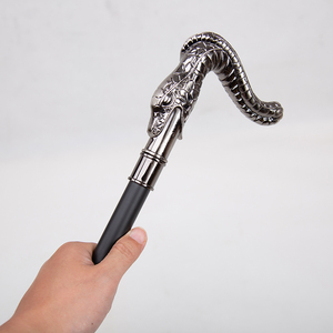 Bastón con mango en forma de cabeza de serpiente con escamas detalladas, agarre curvo tipo T para un agarre cómodo, venta al por mayor. - Product Image 6