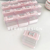 Boîte de présentation de mariage en acrylique personnalisée en gros d'usine, boîte carrée transparente en acrylique pour bonbons, café et cadeaux chocolatés