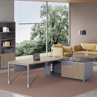 Bureau en bois moderne, différents types de bureaux informatiques, table de bureau, ensemble de bureau moderne