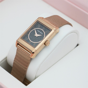 Orologio di Lusso da Donna Personalizzato, Design Minimalista, Cassa Rettangolare Lucida in Acciaio Inox 316L, Quadrante Sunray - Product Image 4