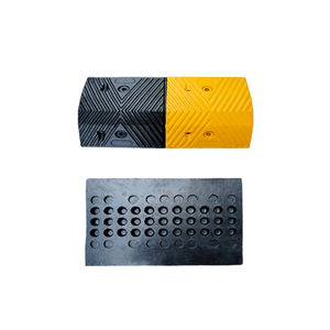 Ponteau de réduction de vitesse en caoutchouc pour zone de décélération routière, industriel, durable et sécurisé - Product Image 4