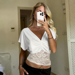 Camiseta Elegante de Manga Murciélago con Volantes y Estampado Digital Ecológico para Mujer - Top de Color Liso con Cuello en V y Cintura Fruncida - Product Image 4