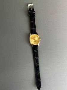 Nouvelle montre-bracelet carrée rétro minimaliste haut de gamme pour femme, en alliage, à quartz, vente en gros - Product Image 4