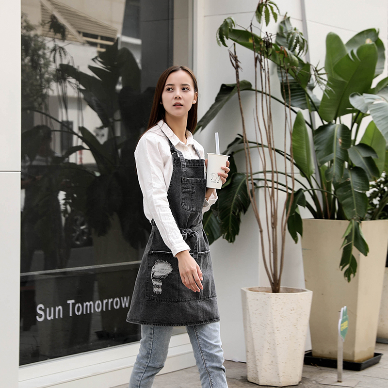 Женский комбинезон, джинсовый фартук, рваный джинсовый фартук для официанток с рваными дырками, короткий черный фартук для бариста, джинсовый с карманами