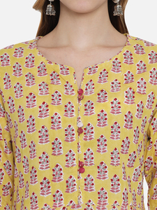 Ensemble Kurti en coton imprimé à la main avec motifs floraux jaunes, broderies, manches trois quarts, robe midi coupe A pour un usage quotidien - Product Image 4