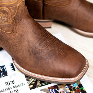Bottes de cowboy montantes en cuir véritable pour hommes, à bout carré, style western, mi-mollet, brodées, antidérapantes et confortables pour l'équitation - Product Image 4