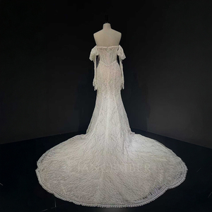 Vestido de Novia Sirena Moderno y Exclusivo NT53 con Encaje, Flores de Cristal y Apliques, con Mangas - Product Image 4