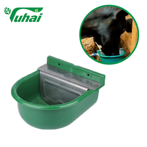 Ciotola di plastica per animali e vitelli con capacità di 0.9 litri; Distributore di acqua per le mucche - Product Image 1