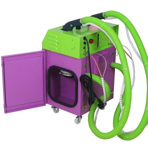 Petite machine à coudre pour surjeter les tapis avec couteaux de découpe - Product Image 2