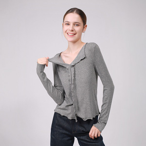 SUHE TS-025 Camiseta de Manga Larga con Cuello en V para Mujer, Camiseta de Punto Suave, Corte Ajustado, Elegante, Negra, Blanca, Gris - Product Image 2