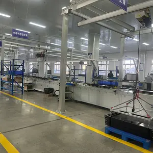 Línea de producción automática Máquina de fabricación de paquetes de baterías automáticas Línea de montaje de baterías de automóviles