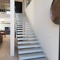 Escalier flottant en bois massif au design moderne avec garde-corps en verre pour villas intérieures, style cantilever droit, écologique