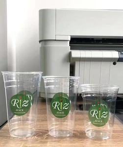 डिस्पोजेबल पारदर्शी दूध चाय कप प्लास्टिक कप पेय जूस नेट लाल इंजेक्शन मोल्डेड कप ढक्कन के साथ बैग को हिट करें - Product Image 4