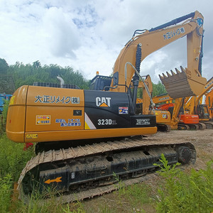รถขุดขนาดใหญ่ CAT 323D2L น้ำหนัก 23 ตัน พร้อมบุ้งกี๋ขุดขนาด 1.15 ลูกบาศก์เมตร รถขุดตีนตะขาบมือสอง - Product Image 3