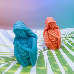 TrendingMary Fabricación <span class=keywords><strong>de</strong></span> jabón <span class=keywords><strong>de</strong></span> <span class=keywords><strong>silicona</strong></span> Artesanía Cera <span class=keywords><strong>de</strong></span> soja Virgen María Vela Molde Virgen e hijo 3D Logotipo personalizado <span class=keywords><strong>Moldes</strong></span> Herramientas <span class=keywords><strong>para</strong></span> pasteles Flexible - Product Image 3