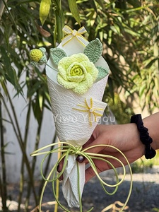 Bouquet <span class=keywords><strong>di</strong></span> <span class=keywords><strong>Rose</strong></span> Verdi all'Uncinetto Fatto a Mano, Fiore Lavorato a Maglia con Stelo Singolo, Rosa Artificiale Eterna per Decorazioni Domestiche - Product Image 6