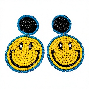 Pendientes de botón bohemios con forma de luna para mujer, tejidos a mano, con cuentas de cristal bordadas, chapados en oro, ideales para bodas, fiestas y regalos de compromiso. - Product Image 4