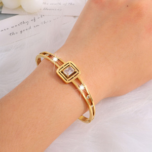 Bracelet ODM en acier inoxydable de haute qualité, style minimaliste et tendance, géométrique carré, zircon, ouvrable, creux, rond, zircon - Product Image 3