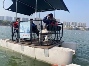เรือไฟฟ้าสำหรับพักผ่อน ลดราคาพิเศษ ตัวถัง LLDPE แบบไทยสั่งทำพิเศษ ราวสแตนเลส พร้อมหน้าจอ LCD และระบบเล่นเพลง - Product Image 3