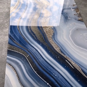 Carrelage mural et de sol en porcelaine moderne 600x1200mm, finition brillante, motif vague océanique, agate bleue avec veines dorées, pour hôtel, villa, hall - Product Image 2