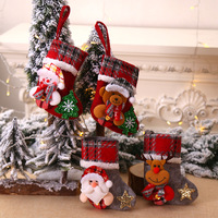 Noel Mini Çorap Süsleri 3D Peluş Noel Baba Kardan Adam Ren Geyiği Ayı Yüzü Ekose Manşetli ve Simli Yıldızlı Ağaç Süsü