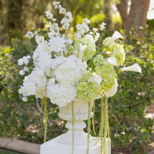 C-524 Sfera Floreale Verde Stile Naturale Selvatico con Ortensie Verdi e Bianche e Anthurium per Centrotavola Matrimoniali e Decorazioni Eventi - Product Image 2