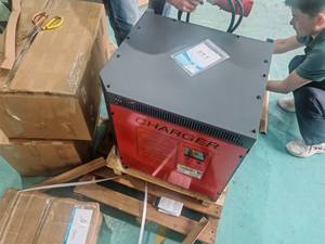 Chargeur haute fréquence pour batterie au plomb de chariot élévateur à palettes 380V 80V 80A avec connecteur RE-MA - Product Image 5