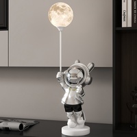Offre Spéciale : Ornement de Bureau Cœur d'Astronaute de Haute Qualité, Veilleuse Lune, Décoration Chambre Enfant, Cadeau de Pendaison de Crémaillère, Artisanat en Résine