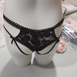 Strings sexy européens et américains pour femmes, avec découpes au niveau des cils, taille basse, sexy et séduisants, pas besoin de s'enlever les vêtements. - Product Image 1