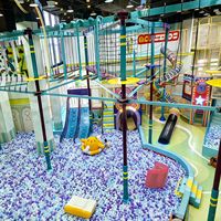 Ensemble de jeux gonflables commerciaux en gros pour centre de jeux, conception sur mesure, jeux interactifs, piscine à balles, aire de jeux intérieure, conception gratuite