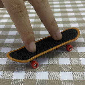 Cadeau promotionnel classique jouet alliage support touche <span class=keywords><strong>Tech</strong></span> <span class=keywords><strong>Deck</strong></span> <span class=keywords><strong>Skate</strong></span> Board camions en plastique <span class=keywords><strong>Mini</strong></span> <span class=keywords><strong>doigt</strong></span> planche à roulettes - Product Image 2