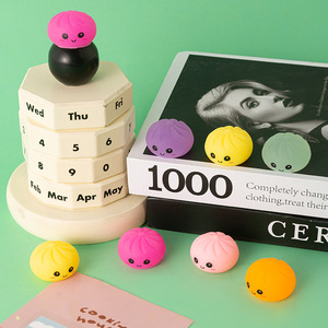 Jouet de décompression arc-en-ciel, jouet à pincer musical, petits pains colorés, simulation d'aliments mignons, jeu créatif et amusant, petits jouets populaires en ligne - Product Image 2