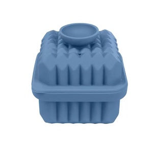 Grand bac à glaçons carré en silicone - Moule à glaçons réutilisable avec couvercle en forme d'entonnoir - Product Image 4
