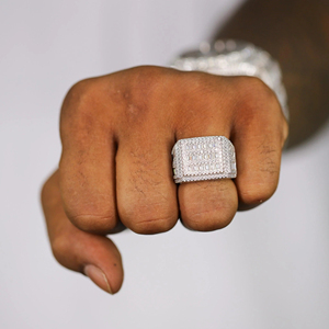 Bague de Bijouterie Personnalisée en Or Blanc 14k 18k, Bague Hip Hop Carrée Entièrement Sertie de Moissanite VVS et Diamants Baguette, Prix d'Usine - Product Image 3