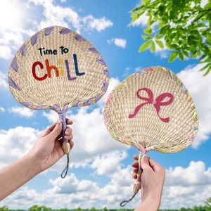 Éventail en feuille de palmier, éventail Hanfu pour enfants tissé à la main de style ancien, éventail en paille, éventail d'été en feuille de bananier, broderie personnalisée - Product Image 1