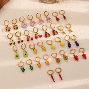 ต่างหูรูปผลไม้สำหรับผู้หญิง ต่างหูห้อยสแตนเลส เชอร์รี่ สตรอเบอร์รี่ เลมอน ดีไซน์โดนัท สวมใส่ได้ทุกวัน - Product Image 1