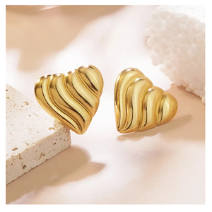 Pendientes geométricos de acero inoxidable chapados en oro de 18 quilates, joyería impermeable para mujer, pendientes de corazón de amor con textura gruesa a la moda - Product Image 4