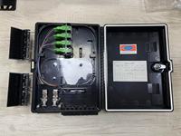Boîtier de jonction mural étanche FTTH 16 ports avec 2 entrées pour raccordement multi-cœurs, boîtier de terminaison NAP