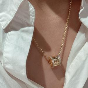 Anneaux de mode en argent S925 de luxe européen et américain, style médiéval léger, motif texturé, zirconium, simple et élégant - Product Image 3