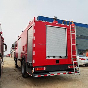 Camion de sauvetage et de lutte contre les incendies 4x4 de 5000 litres pour le sauvetage en forêt, camion de pompiers efficace à transmission intégrale 4 roues motrices - Product Image 5