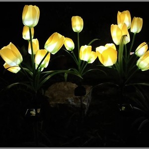Lampes solaires de jardin en forme de tulipe, 4 têtes LED, étanches, alimentées par énergie solaire, décoratives pour pelouse, à piquer dans le sol - Product Image 1