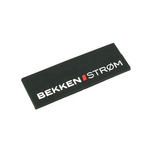 Thân Thiện Với Môi Trường MOQ Thấp Hàng May Mặc Thương Hiệu Thời Trang Mũ Túi Silicon Dập Nổi Phù Hiệu May Trên Các Bản Vá Lỗi Tùy Chỉnh 3D Mềm PVC Nhãn - Product Image 2