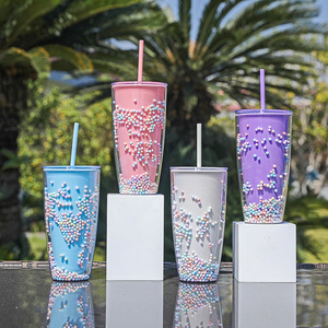 2024 nueva taza de agua de plástico arcoíris creativa moda gran capacidad señoras Kawaii botella de agua de paja - Product Image 1