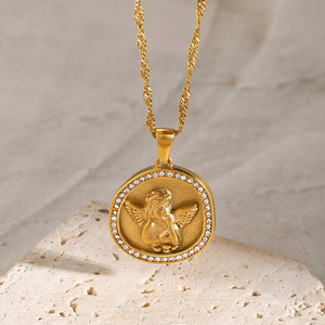 Collar de estilo vintage francés para mujer, colgante de ángel de acero inoxidable chapado en oro de 18k, forma circular, joyería de regalo - Product Image 2